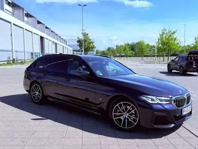 Gebraucht BMW 520 M Sport 190 PS (139 kW) 2021 Schwarz Kombi