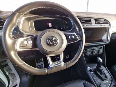 gebraucht VW Tiguan Allspace R-Line-Paket 239 PS+ 4 Alufelgen mit Winterreifen.