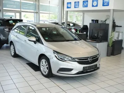 Gebraucht Opel Astra Edition 105 PS (77 kW) 2017 Silber Kombi