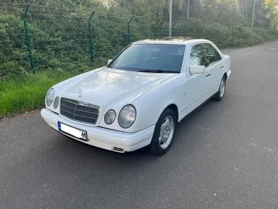 Gebraucht Mercedes E290 Elegance 129 PS (94 kW) 1996 Weiß Limousine