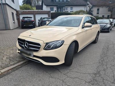 Second-hand Mercedes E220 194 CP (142 kW) 2019 Galben Break