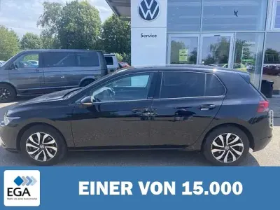 Gebraucht VW Golf VIII Active 150 PS (110 kW) 2023 Schwarz metallic