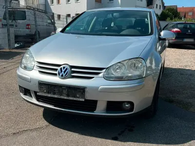 Gebraucht VW Golf V 105 PS (77 kW) 2006 Silber Kleinwagen