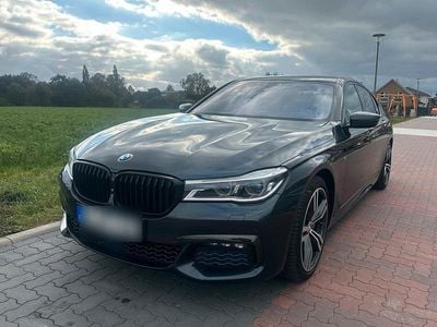 Gebraucht BMW 750 Shadowline 449 PS (330 kW) 2016 Schwarz Limousine