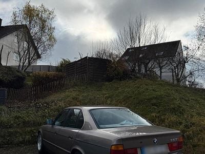 Second-hand BMW 525 Basis 170 CP (125 kW) 1989 Berlinǎ