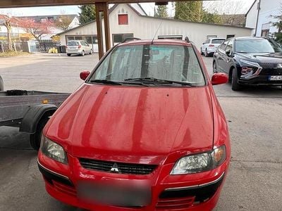 Gebraucht Mitsubishi Space Star 122 PS (89 kW) 2003 Rot Van / Kleinbus