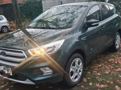 Gebraucht Ford Kuga 150 PS (110 kW) 2018 Grün SUV
