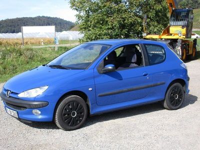 gebraucht Peugeot 206 Vieles neu!! Motor revidiert hat nur 18.000 km