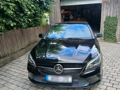 Gebraucht Mercedes CLA220 185 PS (136 kW) 2018 Schwarz Coupé