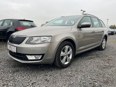 Cappuccinobeige metallic Gebraucht 2016 Skoda Octavia Style Kombi | 9.800 € (Guter Preis)
