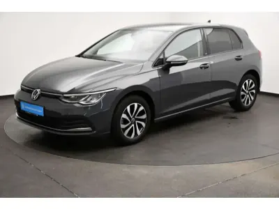 Gebraucht VW Golf VIII Active 150 PS (110 kW) 2021 Delfingrau metallic (metallic) Limousine