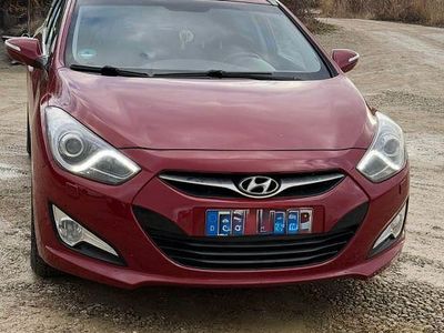 Second-hand Hyundai i40 Style 136 CP (100 kW) 2013 Roșu Break