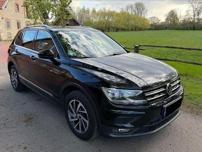 Second-hand VW Tiguan Sound 150 CP (110 kW) 2017 Negru SUV