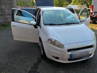 Gebraucht Fiat Grande Punto 100 PS (73 kW) 2007 Weiß Kleinwagen