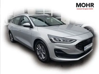 Używany Ford Focus Titanium 120 KM (88 kW) 2022 Srebrny Sedan/Limuzyna
