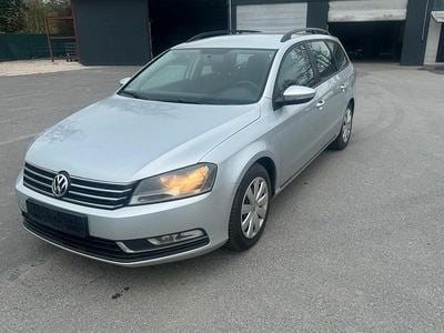Gebraucht VW Passat 105 PS (77 kW) 2011 Silber Kombi