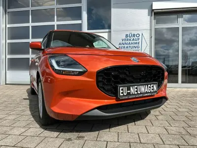 Neu Suzuki Swift 83 PS (61 kW) 2025 Orange Kleinwagen