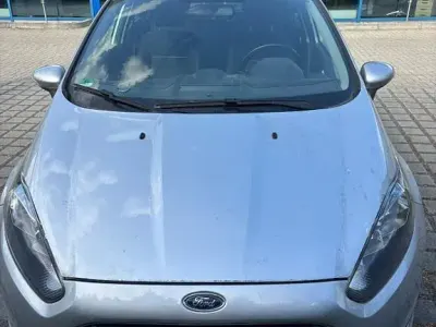 Gebraucht Ford Fiesta Trend 82 PS (60 kW) 2015 Silber Kleinwagen