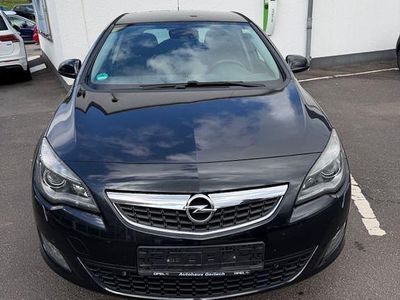 Usata Opel Astra Edition 140 CV (102 kW) 2011 Nero Berlina