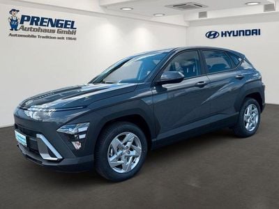 Neu Hyundai Kona Select 150 PS (110 kW) 2026 Grau SUV