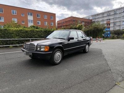 Gebraucht Mercedes 190 118 PS (86 kW) 1986 Blau Limousine