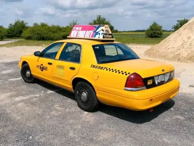Gebraucht Ford Crown Victoria 250 PS (183 kW) 2005 Gelb Limousine