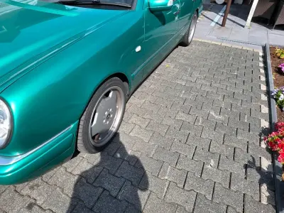 Gebraucht Mercedes E240 170 PS (125 kW) 1998 Grün Kombi