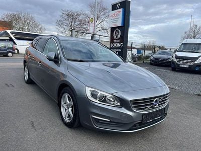 Gebraucht Volvo V60 Momentum 150 PS (110 kW) 2015 Grau Kombi