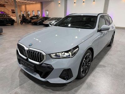 Grau Gebraucht 2025 BMW 520 M Sport Limousine | 47.900 € (Fairer Preis)