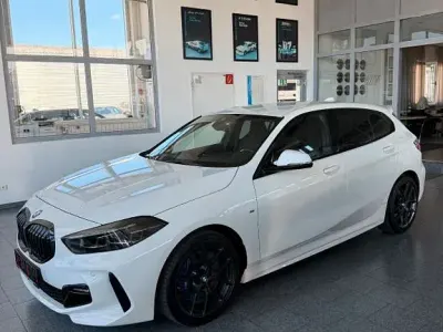 Gebraucht BMW 120 M Sport 190 PS (139 kW) 2023 Weiß Limousine
