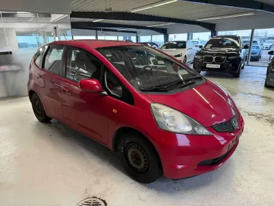 Gebraucht Honda Jazz S 90 PS (66 kW) 2010 Rot Kleinwagen