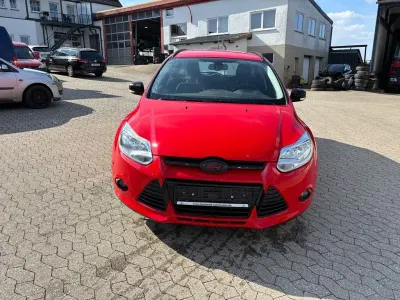 Brugt Ford Focus Champions Edition 125 HK (91 kW) 2013 Rød Sedan
