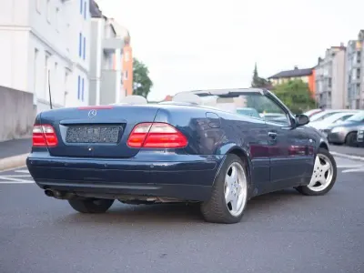 Gebraucht Mercedes CLK230 Elegance 193 PS (141 kW) 1999 Blau Cabrio