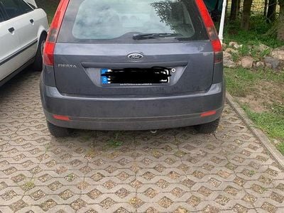 Second-hand Ford Fiesta 69 CP (50 kW) 2003 Gri Hatchback