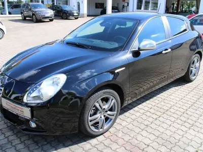Gebraucht Alfa Romeo Giulietta 120 PS (88 kW) 2015 Colore esterno (alfa schwarz) Kleinwagen