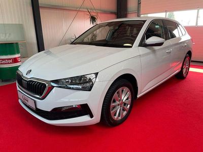 Gebraucht Skoda Scala Ambition 110 PS (80 kW) 2023 Weiß Kleinwagen