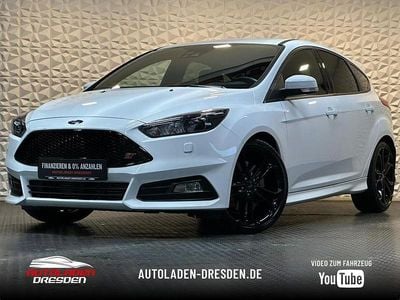 Weiß Gebraucht 2017 Ford Focus ST Limousine | 17.999 € (Fairer Preis)