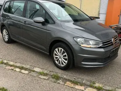 Gebraucht VW Touran Comfortline 150 PS (110 kW) 2016 Grau Van / Kleinbus