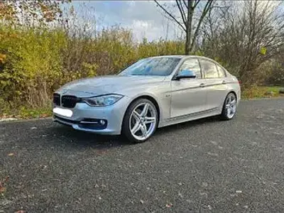 Gebraucht BMW 330 Sport Line 258 PS (189 kW) 2012 Silber Limousine