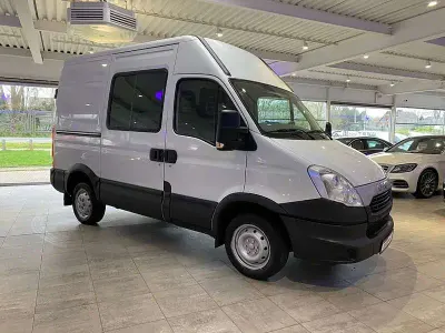 Gebraucht Iveco Daily 106 PS (77 kW) 2014 Weiß Van / Kleinbus