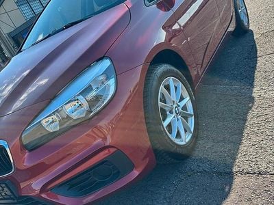 Second-hand BMW 218 Comfort Edition 136 CP (100 kW) 2015 Roșu Monovolum