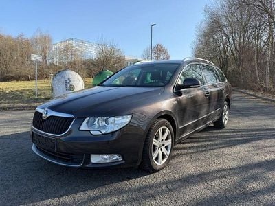 Gebraucht Skoda Superb Family 170 PS (125 kW) 2011 Braun Kombi