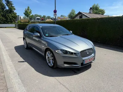 Gebraucht Jaguar XF Sportbrake 241 PS (177 kW) 2013 Blau Kombi