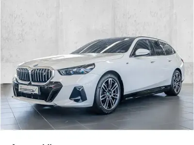 Gebraucht BMW i5 M Sport 250 kW (340 PS) 2025 Weiß Kombi