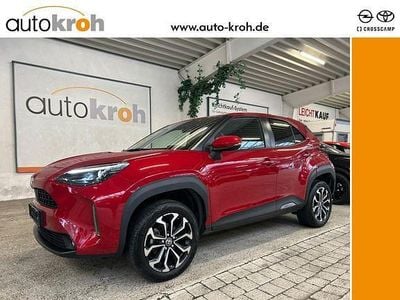 Usata Toyota Yaris Hybrid Connect Style 116 CV (85 kW) 2023 Rosso