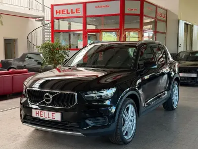 Begagnad Volvo XC40 Momentum 150 HK (110 kW) 2020 Svart SUV