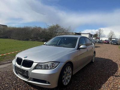 Gebraucht BMW 320 150 PS (110 kW) 2004 Titansilber metallic Limousine