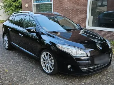 Gebraucht Renault Mégane III 130 PS (95 kW) 2011 Schwarz Limousine