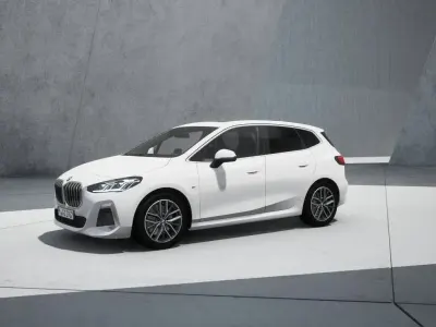 Gebraucht BMW 223 Active Tourer M Sport 204 PS (150 kW) 2023 Weiß Van / Kleinbus