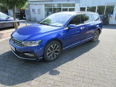 Gebraucht VW Passat R-line 200 PS (147 kW) 2021 Lapiz blue metallic Kombi